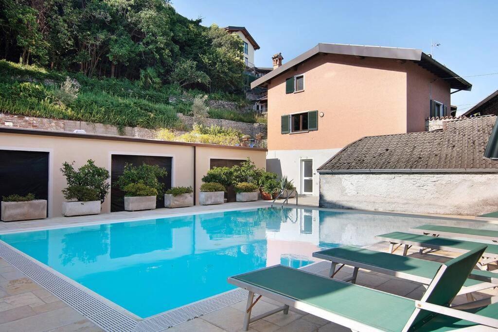 Villa Eden Jacuzzi Pool & Private Parking ドマーゾ エクステリア 写真